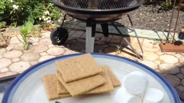 less-messy-campfire-smores