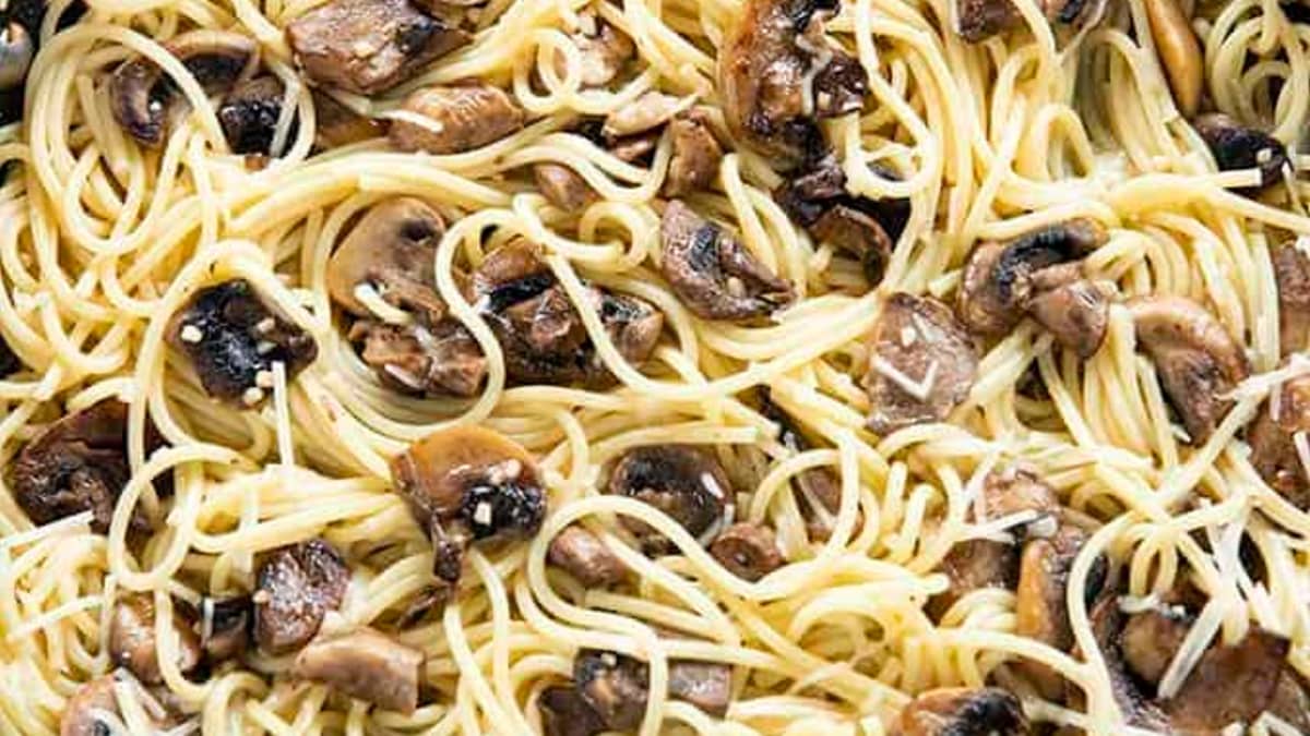 Garlic Butter Mushroom Pasta: Easy Weeknight Meal - Delishably