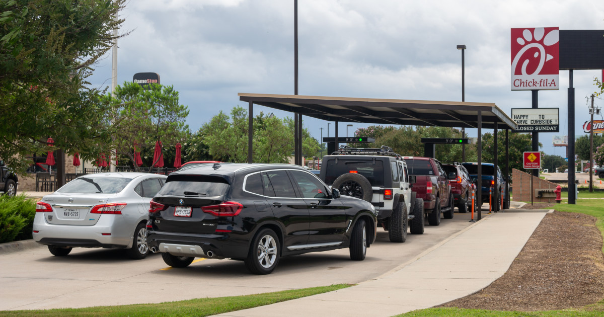is-chick-fil-a-s-open-on-memorial-day-2025-holiday-hours-delishably