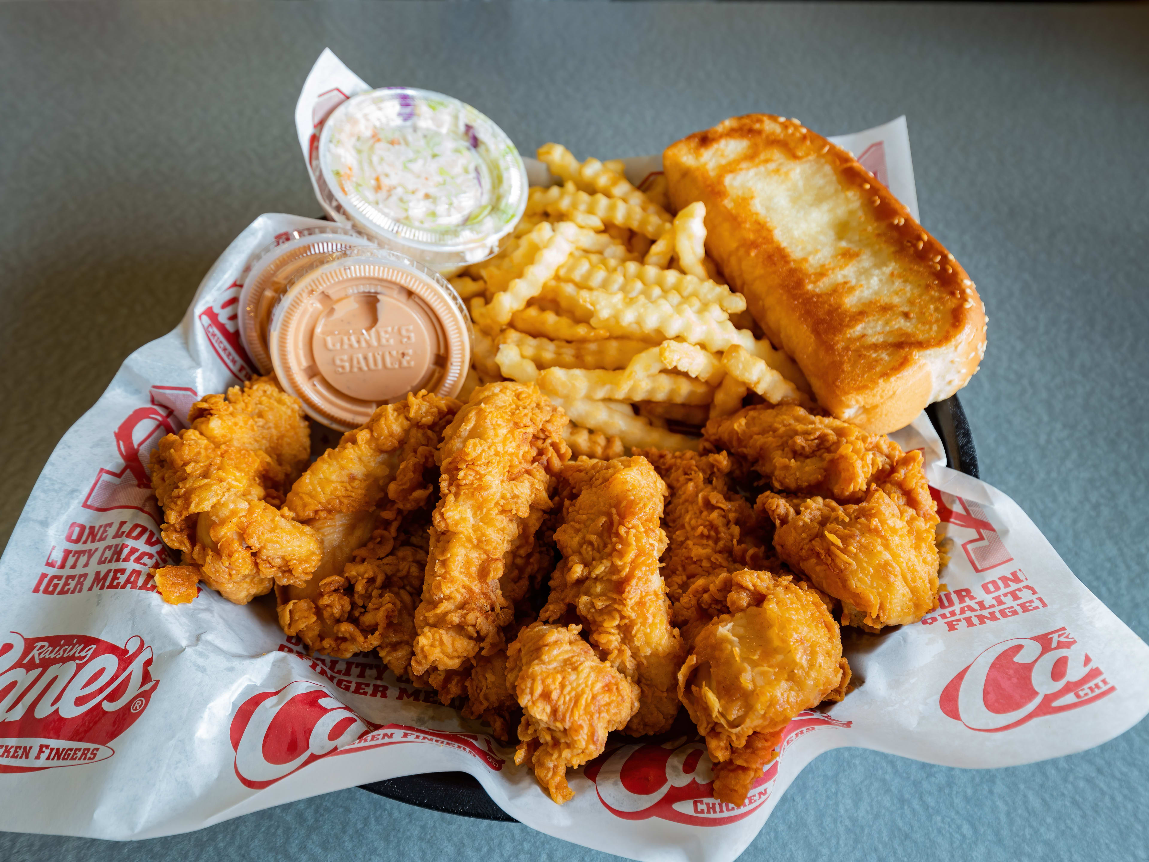 You Have to Try This Viral Raising Cane's Sandwich - Delishably